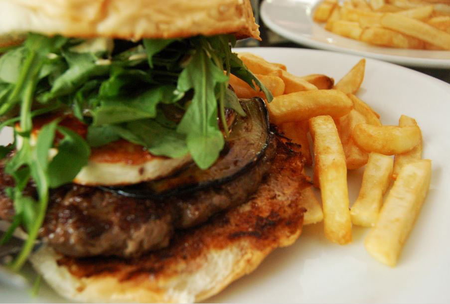 hamburguesa con patatas