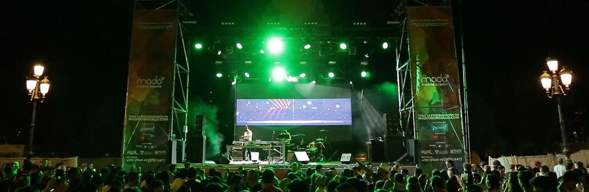 público alrededor del evento