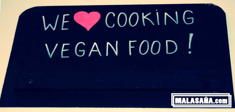 Cartel del restaurante punto vegano