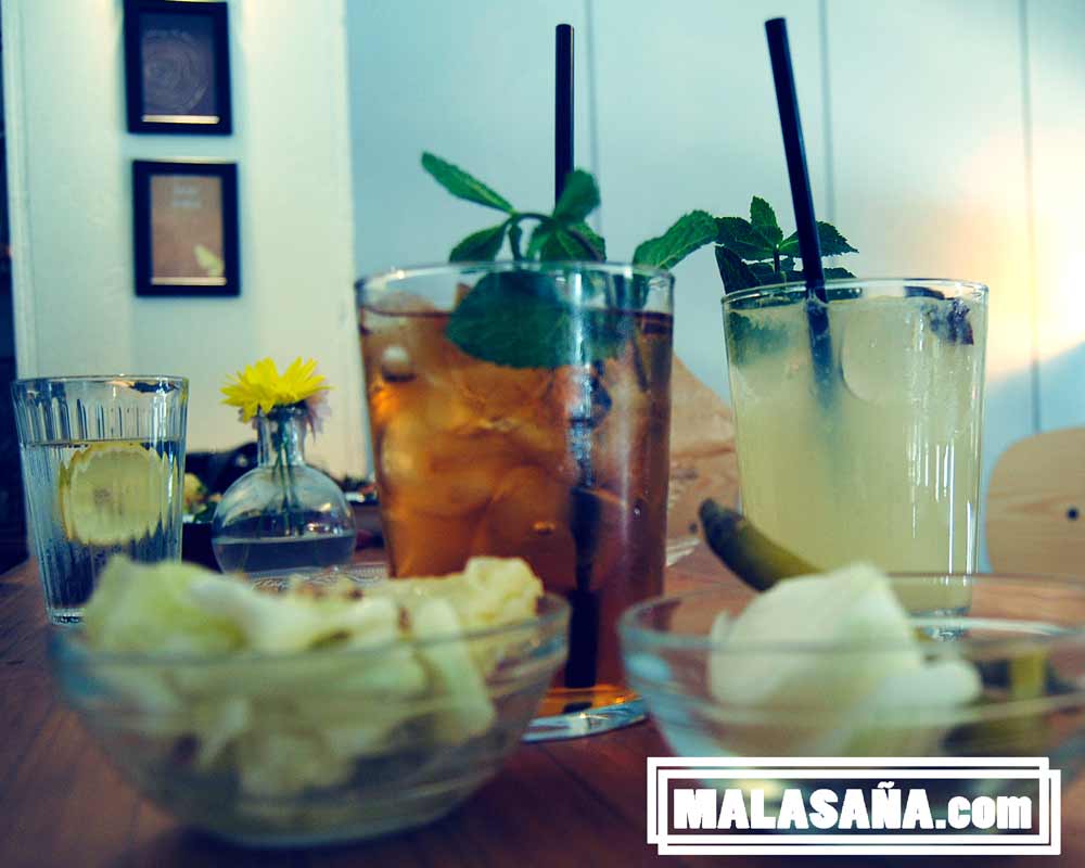 Tés y aperitivos de la Hummusería