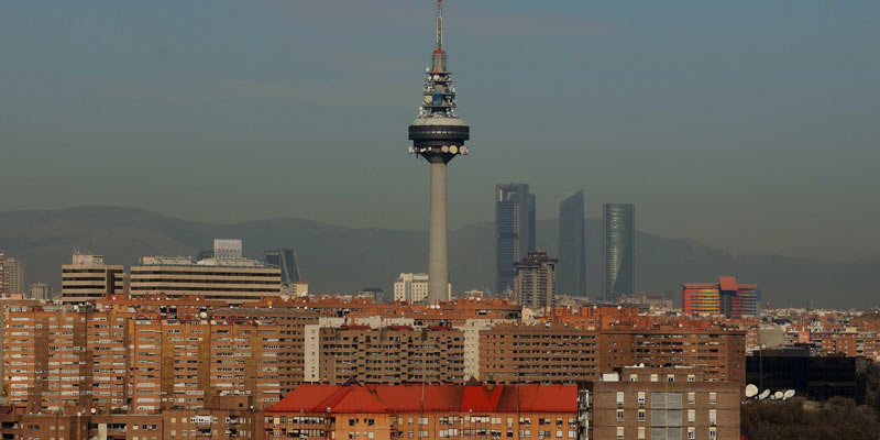 vista desde un mirados de Madrid, torres de Chamartín y Pirulí