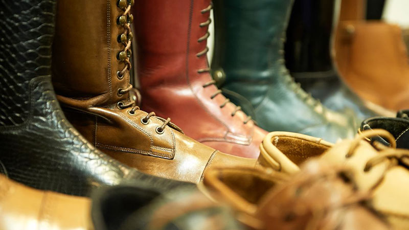 botas de diferentes texturas y colores