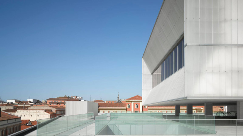 estructura arquitectónica del gimnasio vistas desde el gimnasio