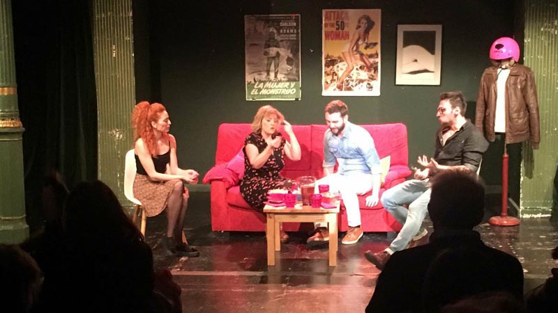  obra de teatro, actores en escena del Teatro Lara