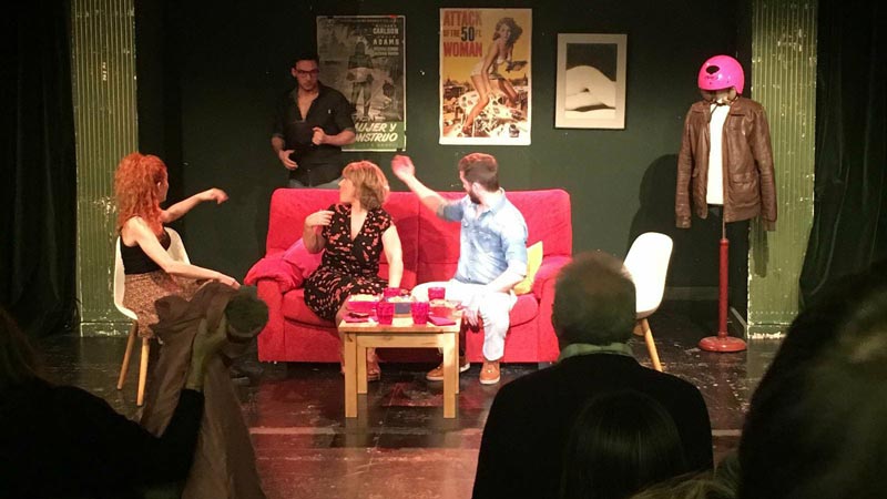  obra de teatro, actores en escena del Teatro Lara