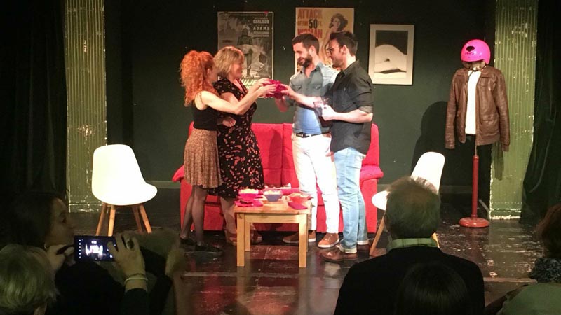  obra de teatro, cuatro actores en escena