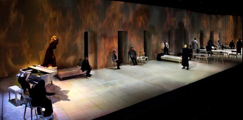 proyeccion de fuego en el teatro