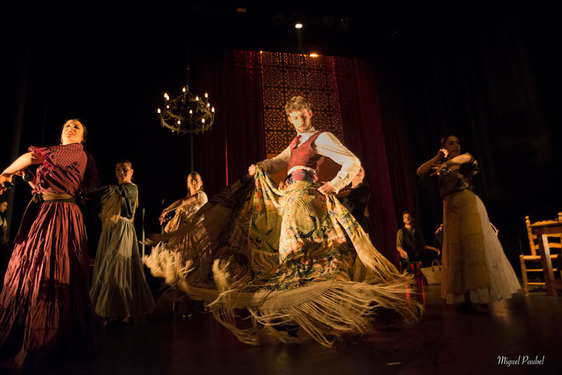 danza sobre el escenario