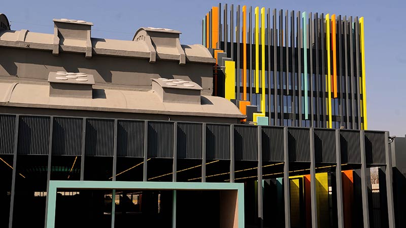 Exterior del recinto de actividades.