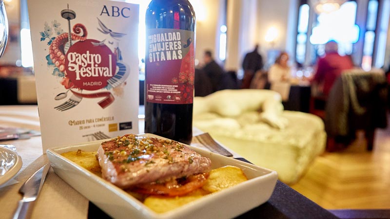 Vino, comida y folleto del Gastrofestival de 2019