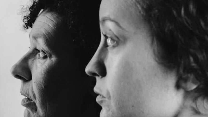 Retrato del perfil de dos actrices de Zarabanda