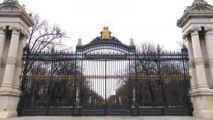Entrada clausurada al Retiro