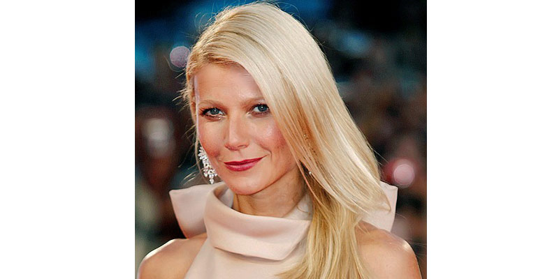 Gwyneth Paltrow posando