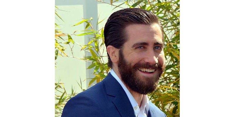 Jake Gyllenhaal sonriendo