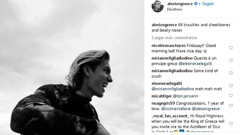 Foto de Instagram de Alexios Greece en un traje de neopreno